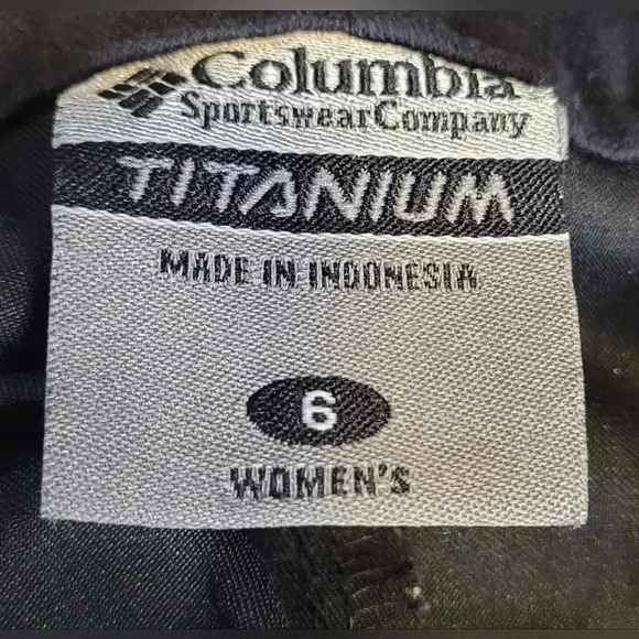 Columbia Titanium Womens Skort, size 6, black - Picture 10 of 10